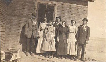 Students at a school, probably at Mingonia, Barber County, Kansas, circa 1920.

Photo courtesy of Jim Giles.