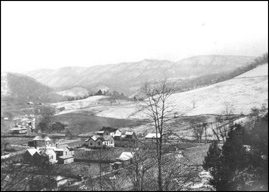 The Upper Bottom before it was developed by Judge Harvey and Sam Collins into Whitesburgs top subdivision. Photo from collection of Woodford Webb.