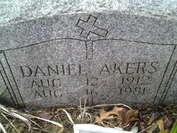 Daniel Akers