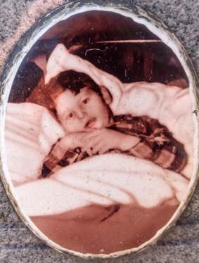 A close-up of a child

AI-generated content may be incorrect.