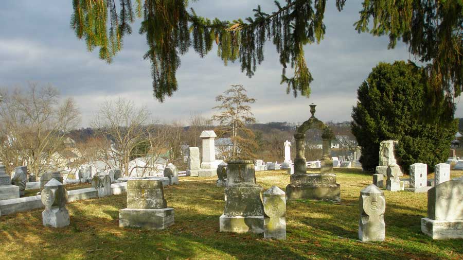 Riverview Cemetery old section