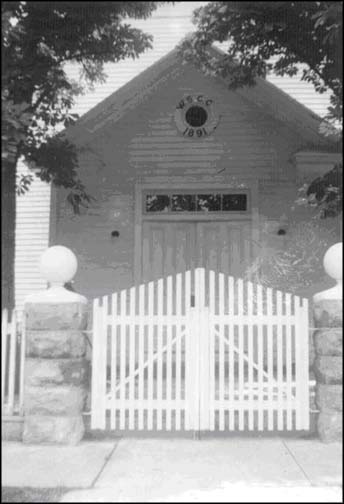 Walnut Springs Frame Church entrance, circa 1942